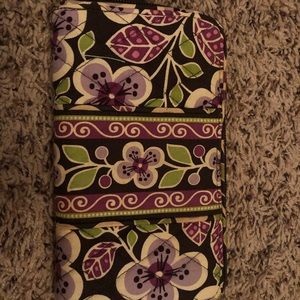Vera Bradley zip around wallet